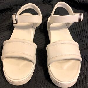 UGG Women's Zayne Ankle Strap Sandal